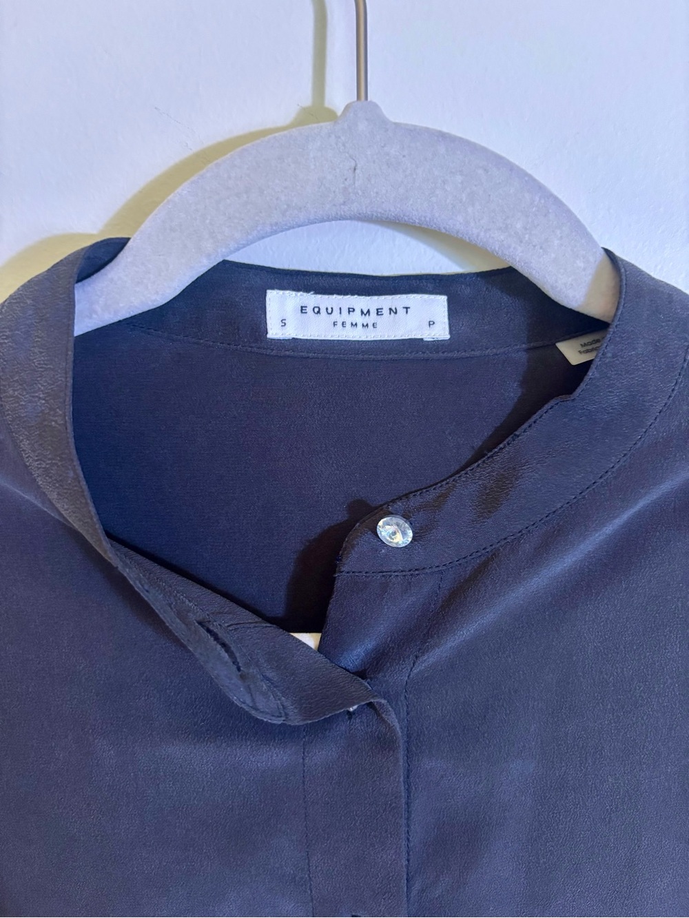 Equipment Femme Black Washed Silk Gem Button-Front Long Sleeve Blouse Shirt - Picture 2 of 5